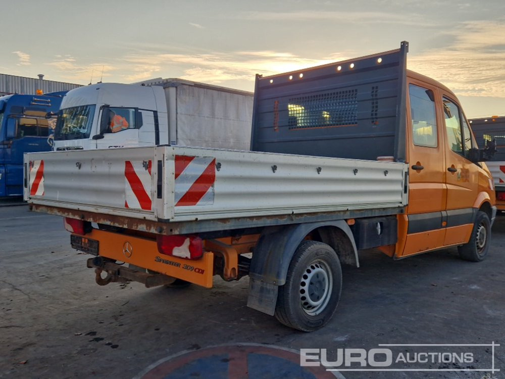 2006 Mercedes 309CDI - Dostavno vozilo s ravnom platformom: slika 5 2006 Mercedes 309CDI - Dostavno vozilo s ravnom platformom: slika 5