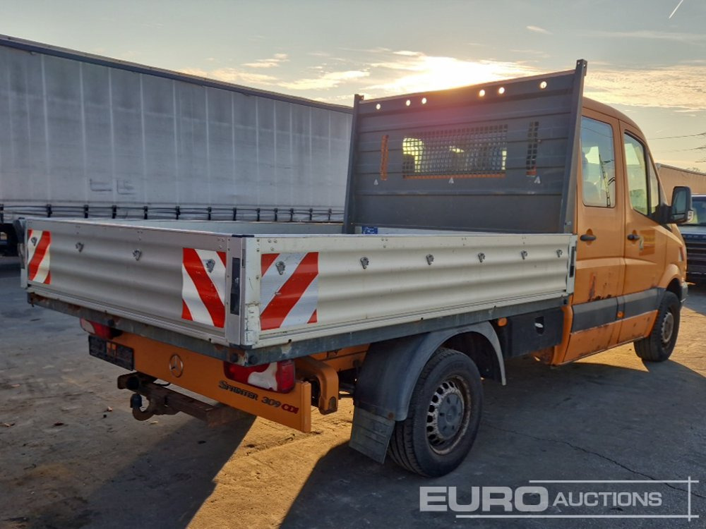 2006 Mercedes 309CDI - Dostavno vozilo s ravnom platformom: slika 4 2006 Mercedes 309CDI - Dostavno vozilo s ravnom platformom: slika 4
