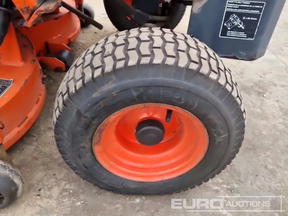 Baštenska kosačica 2011 Kubota G23: slika 7