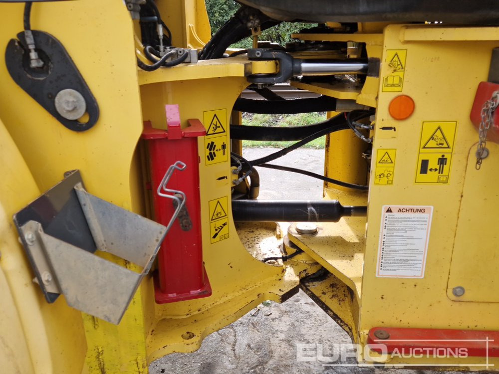 Utovarivač točkaš 2011 New Holland W230C: slika 18