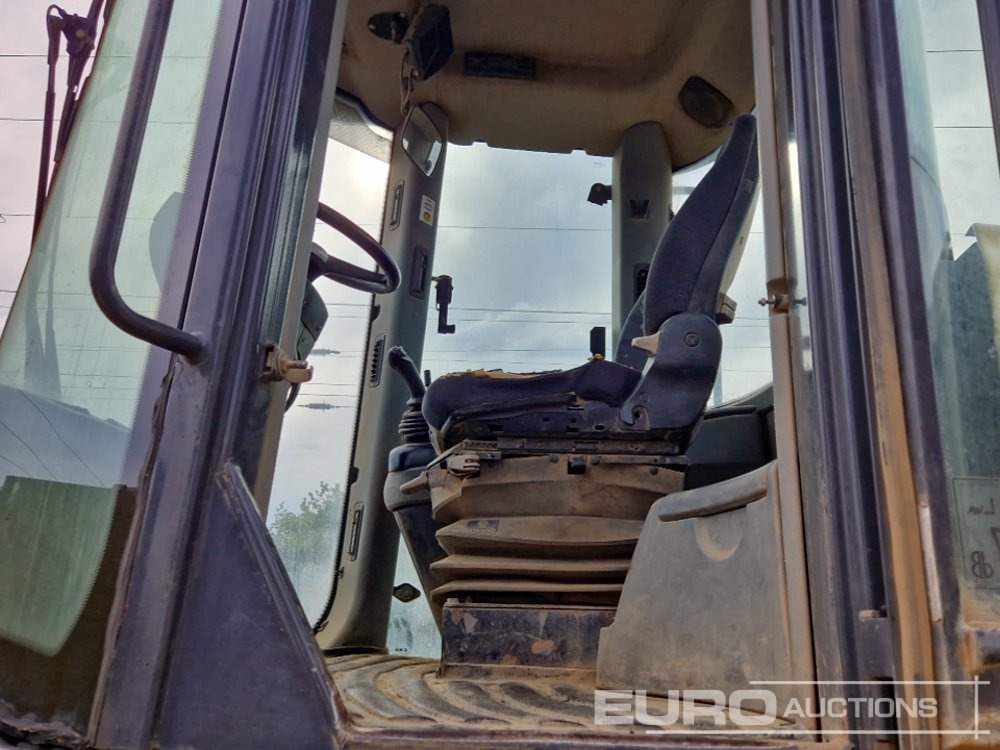 Utovarivač točkaš 2011 New Holland W230C: slika 28
