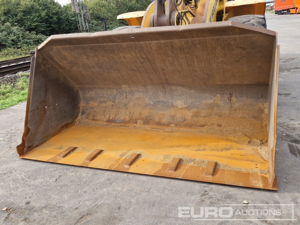 Utovarivač točkaš 2011 New Holland W230C: slika 12