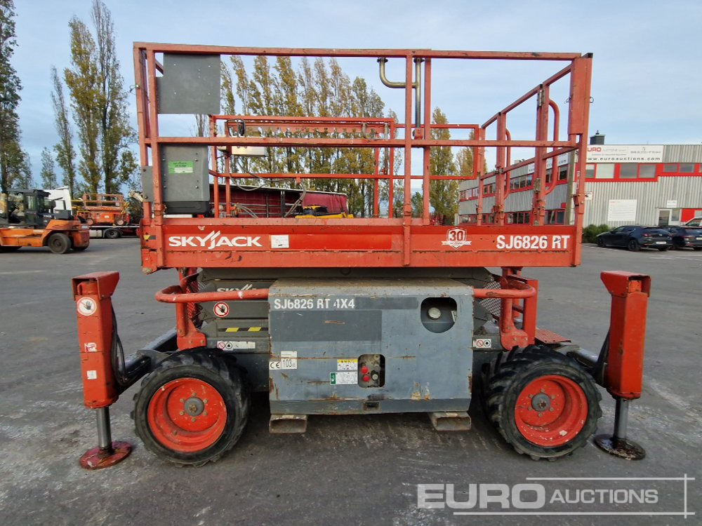 2015 SkyJack 6832RT - Lift u obliku makaza: slika 2 2015 SkyJack 6832RT - Lift u obliku makaza: slika 2