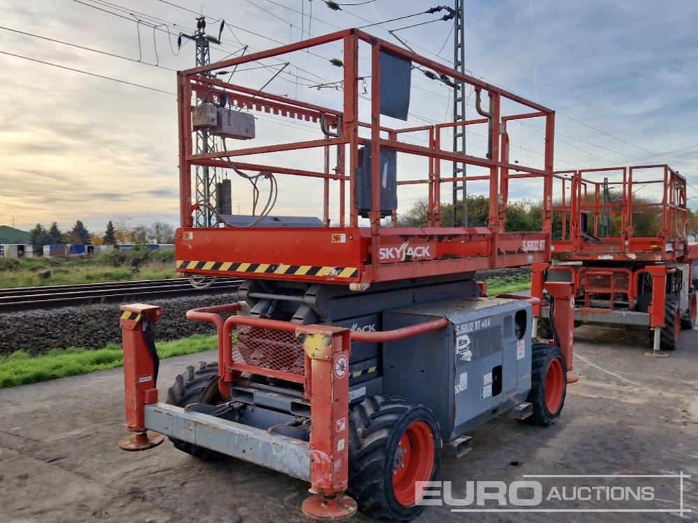 2015 SkyJack 6832RT - Lift u obliku makaza: slika 1 2015 SkyJack 6832RT - Lift u obliku makaza: slika 1