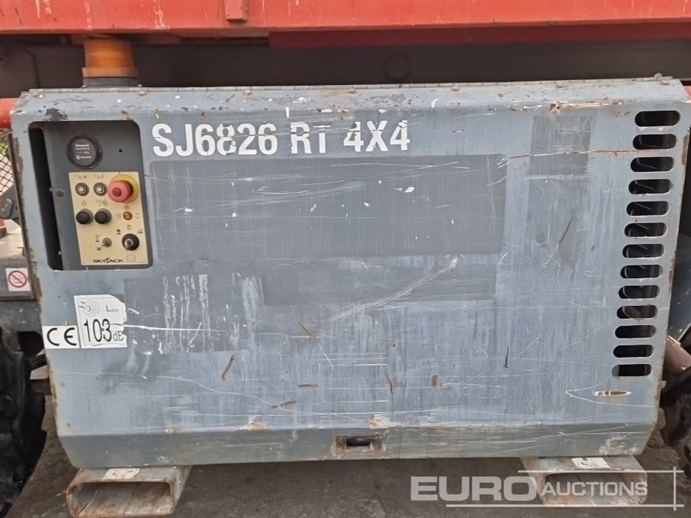 Lift u obliku makaza 2015 SkyJack SJ6826RT: slika 16