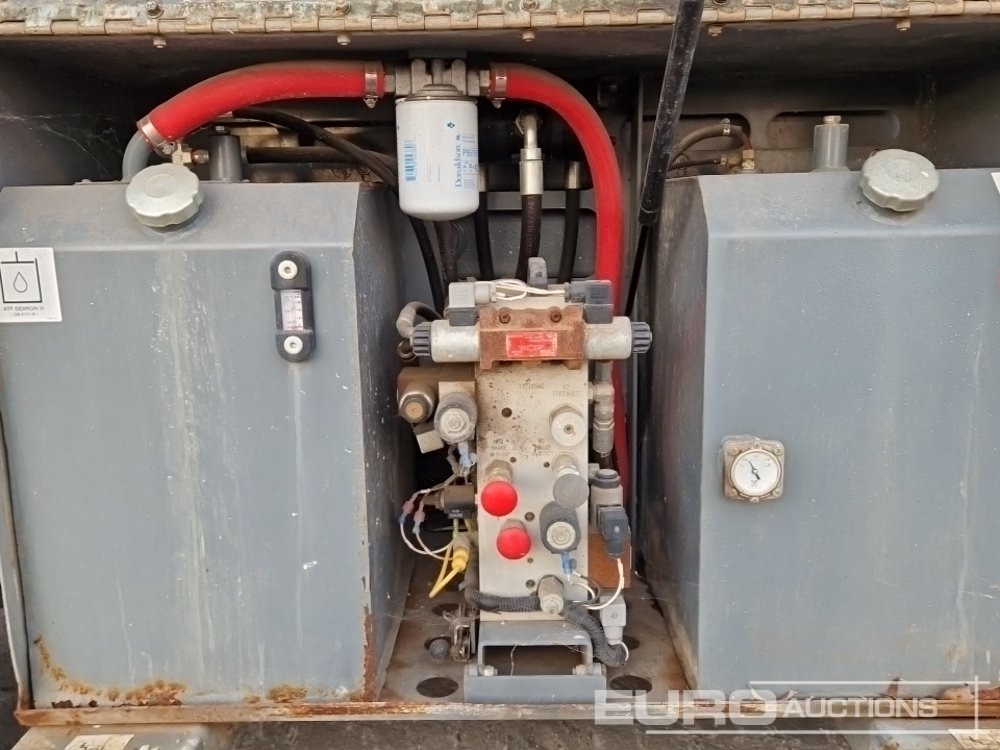 Lift u obliku makaza 2015 SkyJack SJ6826RT: slika 15