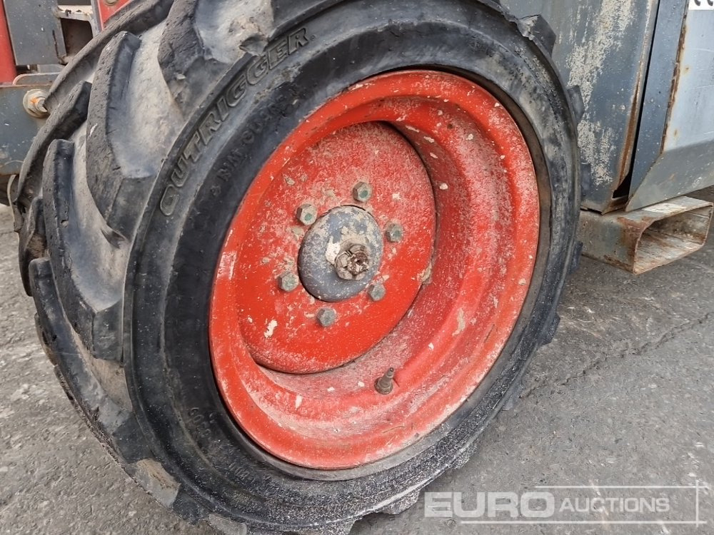 Lift u obliku makaza 2015 SkyJack SJ6826RT: slika 9