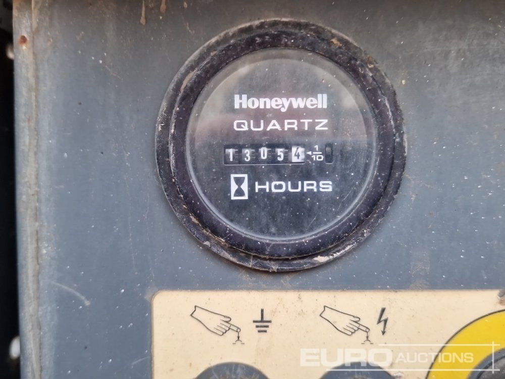 Lift u obliku makaza 2015 SkyJack SJ6826RT: slika 22