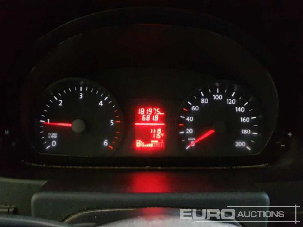 2015 Volkswagen Crafter - Dostavno vozilo s ravnom platformom: slika 5 2015 Volkswagen Crafter - Dostavno vozilo s ravnom platformom: slika 5