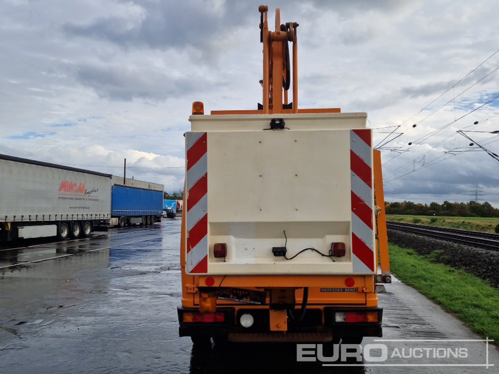 Mercedes 612D - Vazdušna platforma montirana na kamion: slika 4 Mercedes 612D - Vazdušna platforma montirana na kamion: slika 4