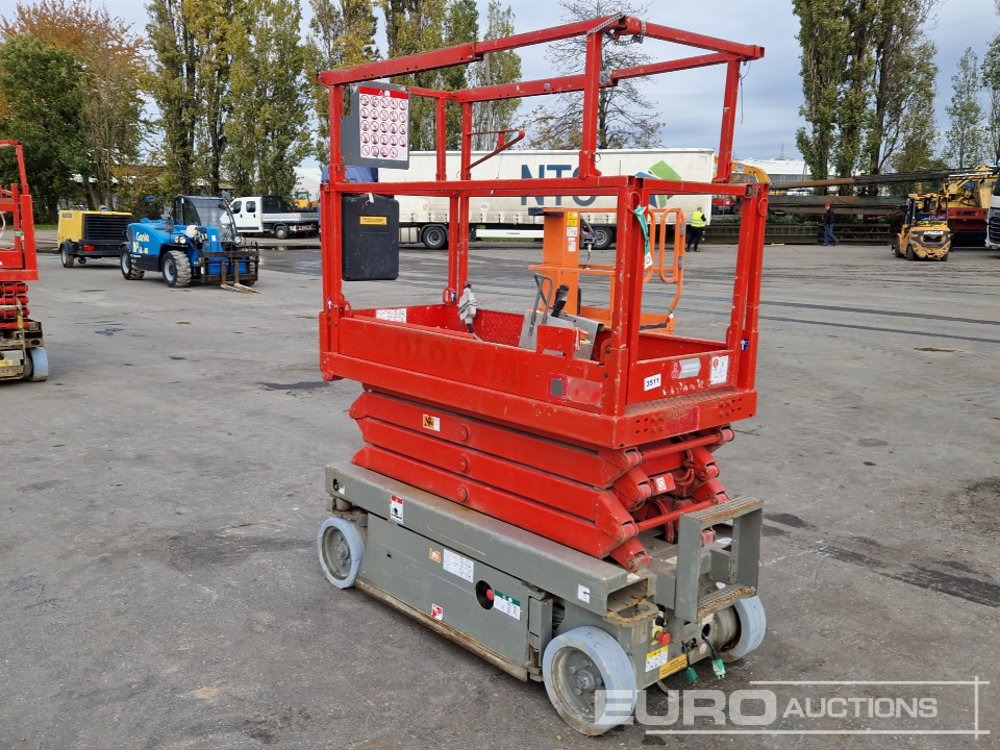 SkyJack Electric Scissor Lift, Extending Deck, Non Marking Tyres - Lift u obliku makaza: slika 2 SkyJack Electric Scissor Lift, Extending Deck, Non Marking Tyres - Lift u obliku makaza: slika 2