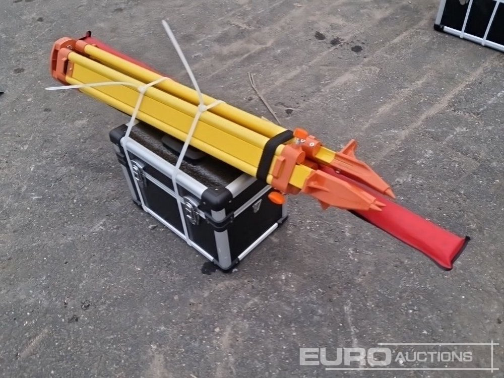 Unused 2025 SKLP Laser Level, Self-Levelling Rotary Laser Level with Batteries, Receiver, Tripod, Grade Rod - Гаражна опрема: slika 3 Unused 2025 SKLP Laser Level, Self-Levelling Rotary Laser Level with Batteries, Receiver, Tripod, Grade Rod - Гаражна опрема: slika 3