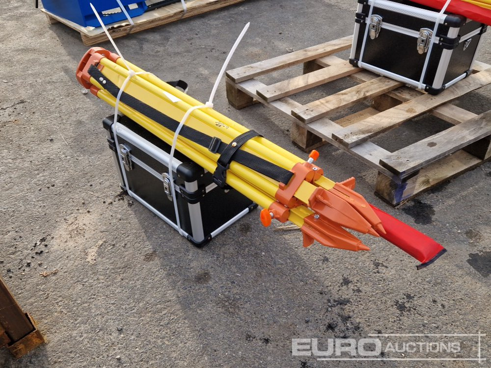 Unused 2025 SKLP Self-Leveling Rotary Laser Level with Batteries, Receiver, Tripod, Grade Rod - Гаражна опрема: slika 3 Unused 2025 SKLP Self-Leveling Rotary Laser Level with Batteries, Receiver, Tripod, Grade Rod - Гаражна опрема: slika 3