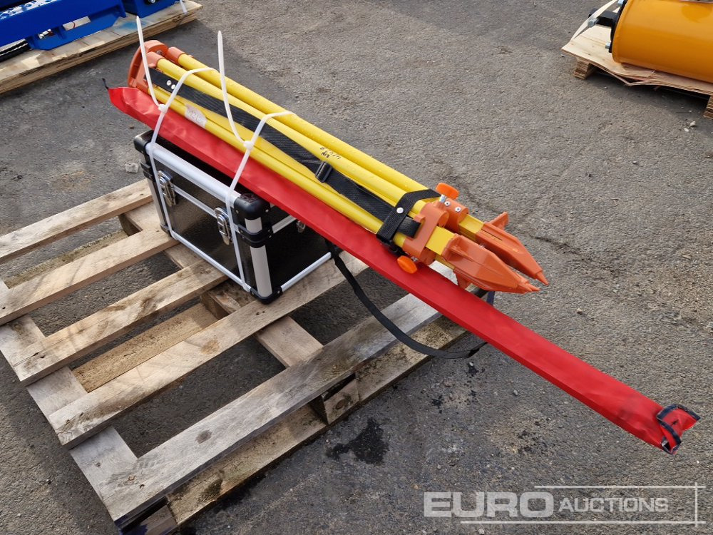 Unused 2025 SKLP Self-Leveling Rotary Laser Level with Batteries, Receiver, Tripod, Grade Rod - Гаражна опрема: slika 3 Unused 2025 SKLP Self-Leveling Rotary Laser Level with Batteries, Receiver, Tripod, Grade Rod - Гаражна опрема: slika 3