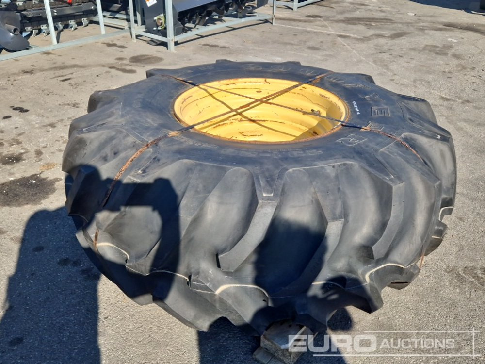 Unused Goodyear 23.1-26 Tyre with Rim to suit CAT Roller - Guma: slika 4 Unused Goodyear 23.1-26 Tyre with Rim to suit CAT Roller - Guma: slika 4