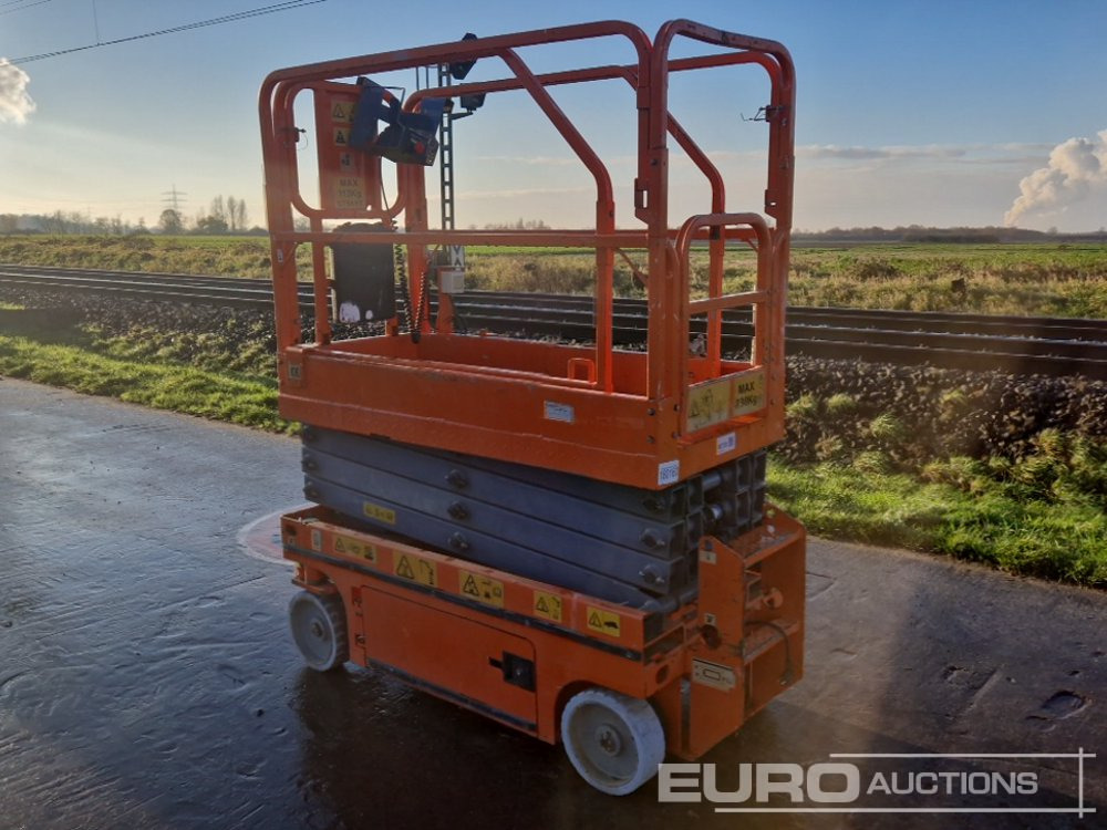 YAMEI Electric Scissor Lift - Vazdušna platforma: slika 3 YAMEI Electric Scissor Lift - Vazdušna platforma: slika 3