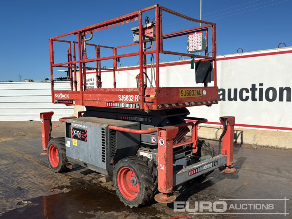 Lift u obliku makaza 2015 SkyJack SJ6832RT: slika 7 Lift u obliku makaza 2015 SkyJack SJ6832RT: slika 7