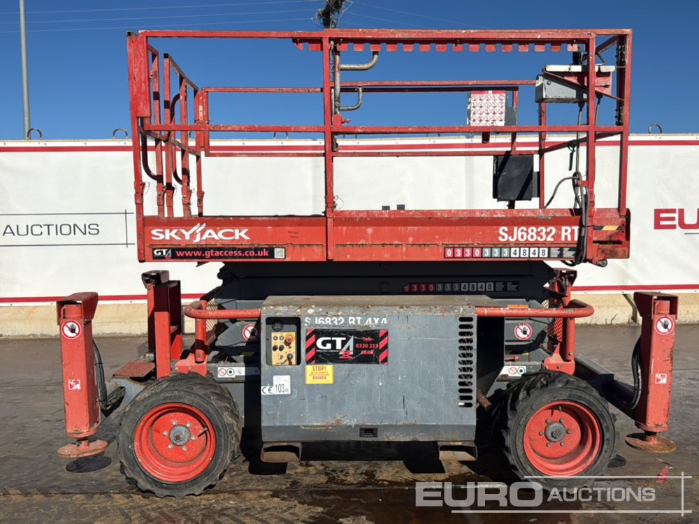Lift u obliku makaza 2015 SkyJack SJ6832RT: slika 6 Lift u obliku makaza 2015 SkyJack SJ6832RT: slika 6