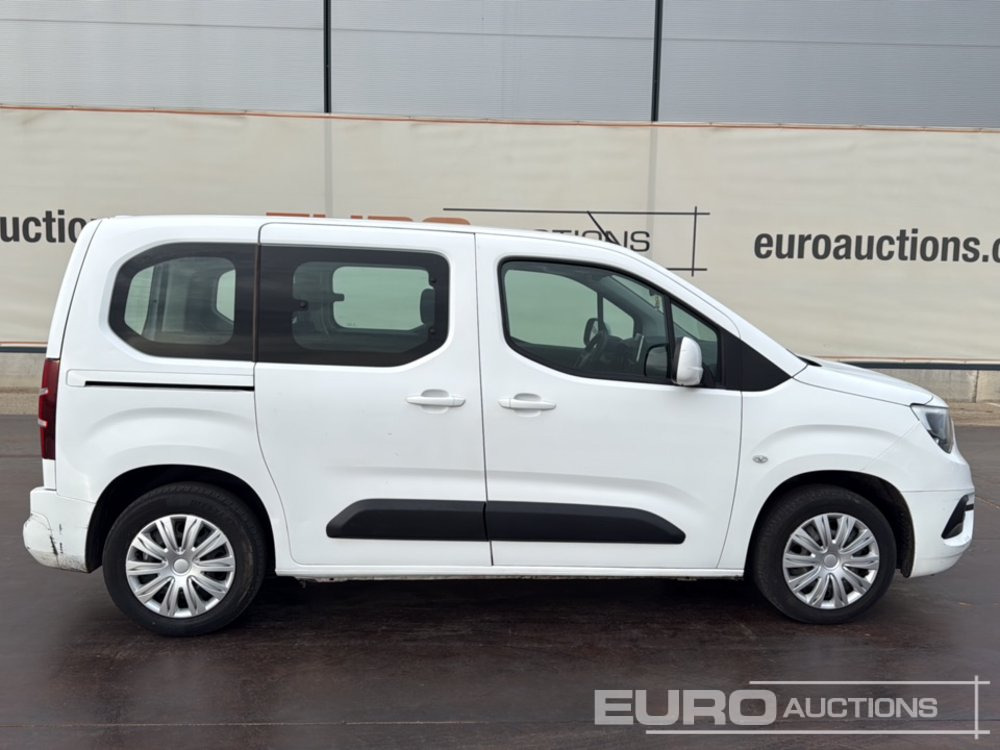 Dostavno vozilo 2020 Opel COMBO LIFE: slika 25 Dostavno vozilo 2020 Opel COMBO LIFE: slika 25