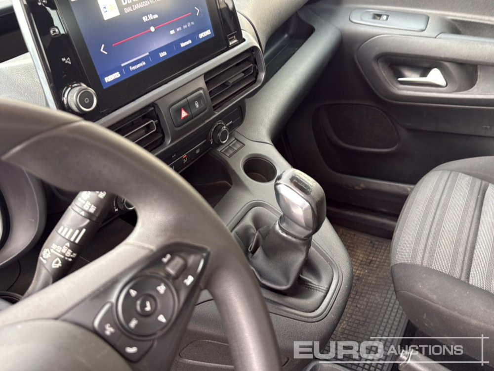 Dostavno vozilo 2020 Opel COMBO LIFE: slika 15 Dostavno vozilo 2020 Opel COMBO LIFE: slika 15