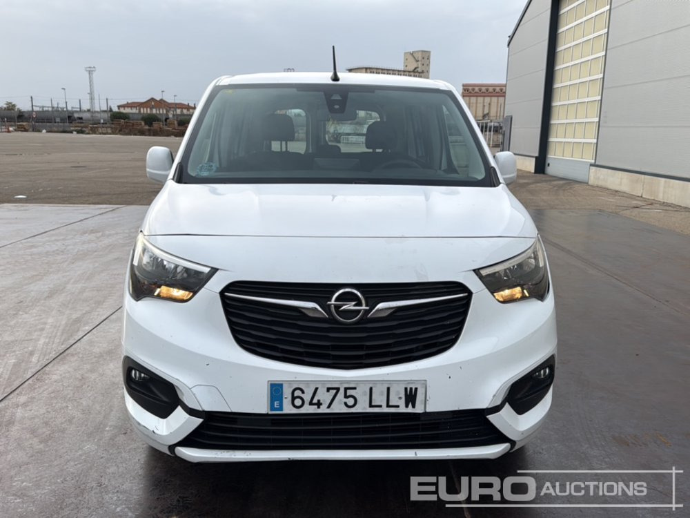 Dostavno vozilo 2020 Opel COMBO LIFE: slika 27 Dostavno vozilo 2020 Opel COMBO LIFE: slika 27