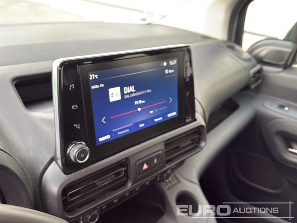 Dostavno vozilo 2020 Opel COMBO LIFE: slika 17 Dostavno vozilo 2020 Opel COMBO LIFE: slika 17