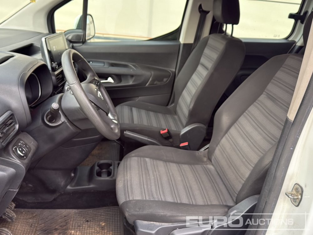 Dostavno vozilo 2020 Opel COMBO LIFE: slika 13 Dostavno vozilo 2020 Opel COMBO LIFE: slika 13