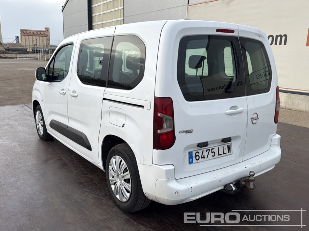 2020 Opel COMBO LIFE - Dostavno vozilo: slika 3 2020 Opel COMBO LIFE - Dostavno vozilo: slika 3