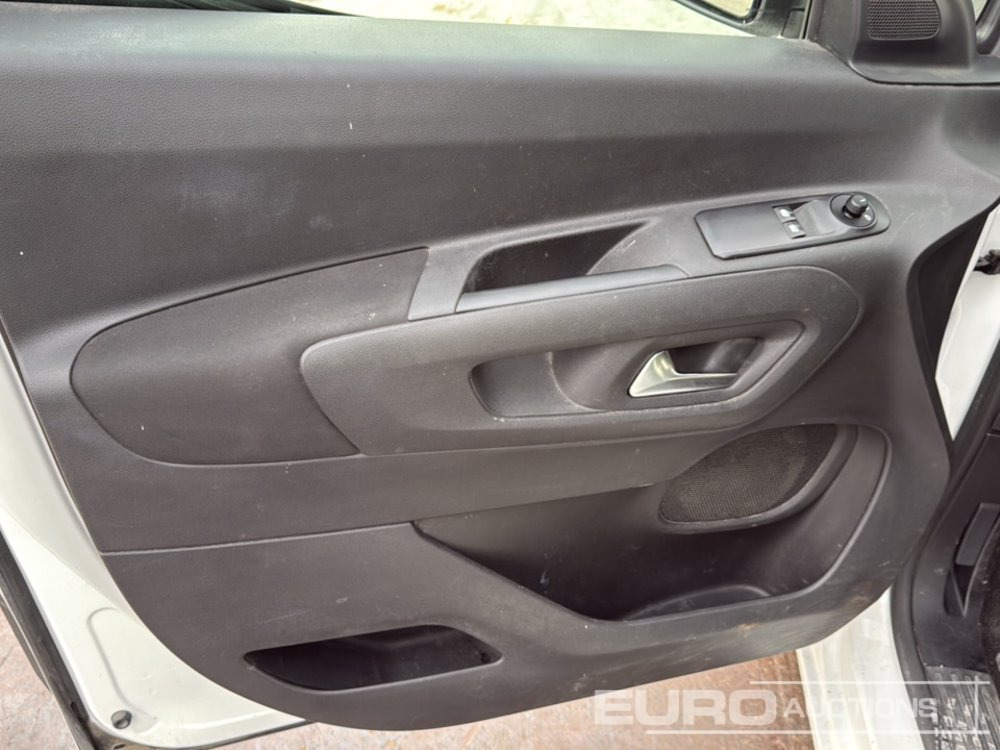 Dostavno vozilo 2020 Opel COMBO LIFE: slika 11 Dostavno vozilo 2020 Opel COMBO LIFE: slika 11