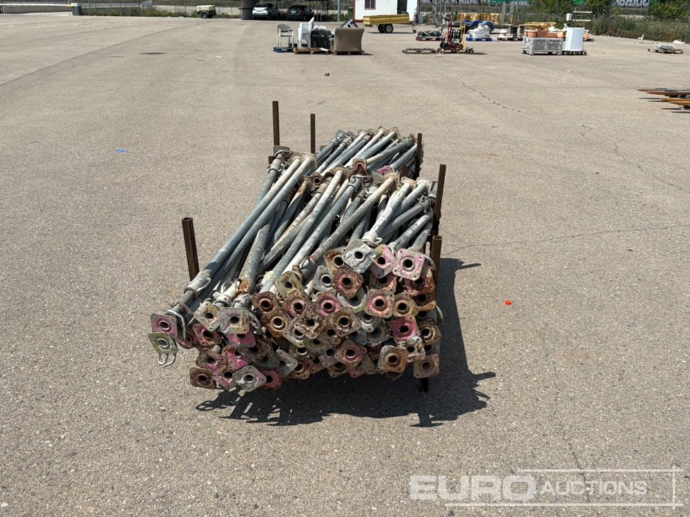 Pallet of Acrow Props (2 of) - Oprema za rukovanje materijalima: slika 5 Pallet of Acrow Props (2 of) - Oprema za rukovanje materijalima: slika 5