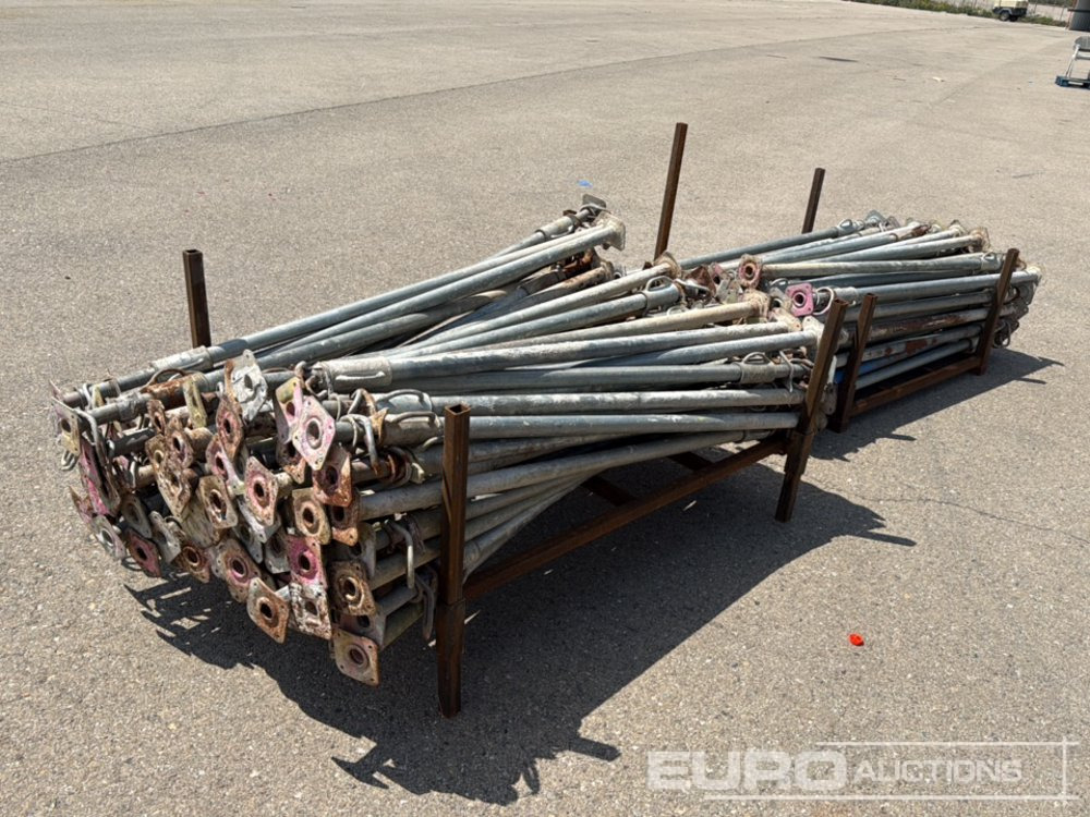 Pallet of Acrow Props (2 of) - Oprema za rukovanje materijalima: slika 1 Pallet of Acrow Props (2 of) - Oprema za rukovanje materijalima: slika 1