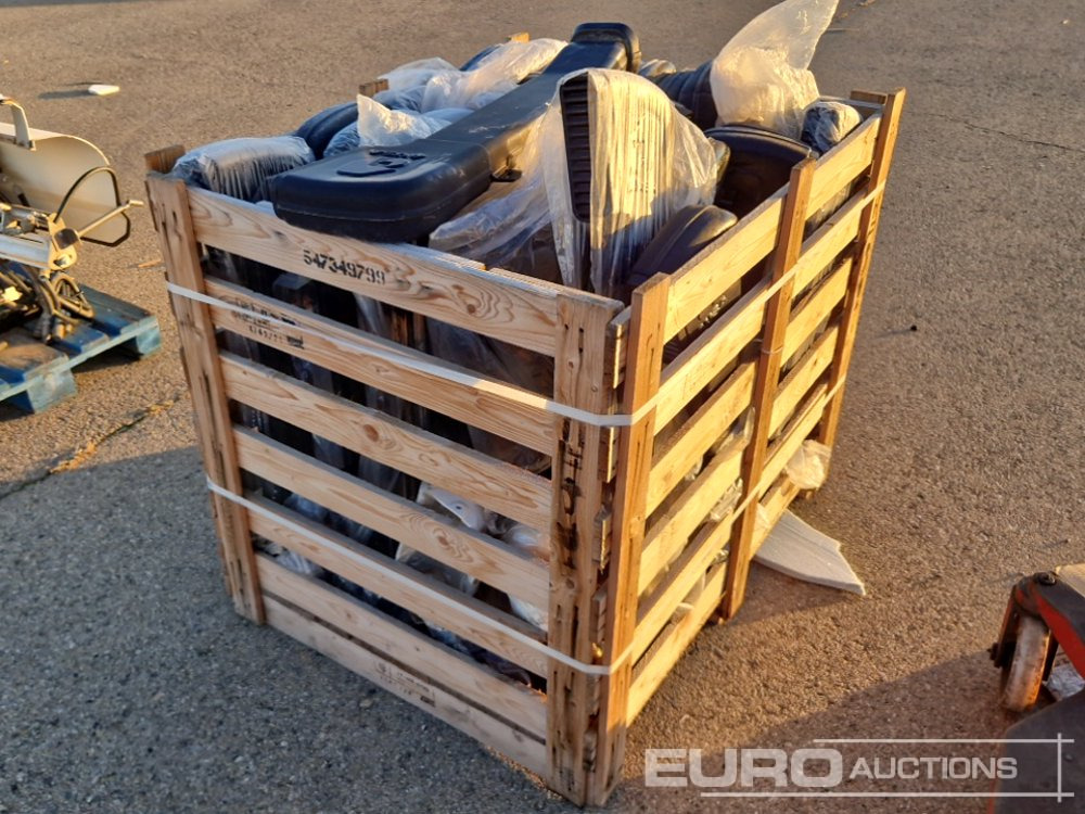Pallet of Assorted Air Intake Components for Ausa - Građevinska oprema: slika 3 Pallet of Assorted Air Intake Components for Ausa - Građevinska oprema: slika 3