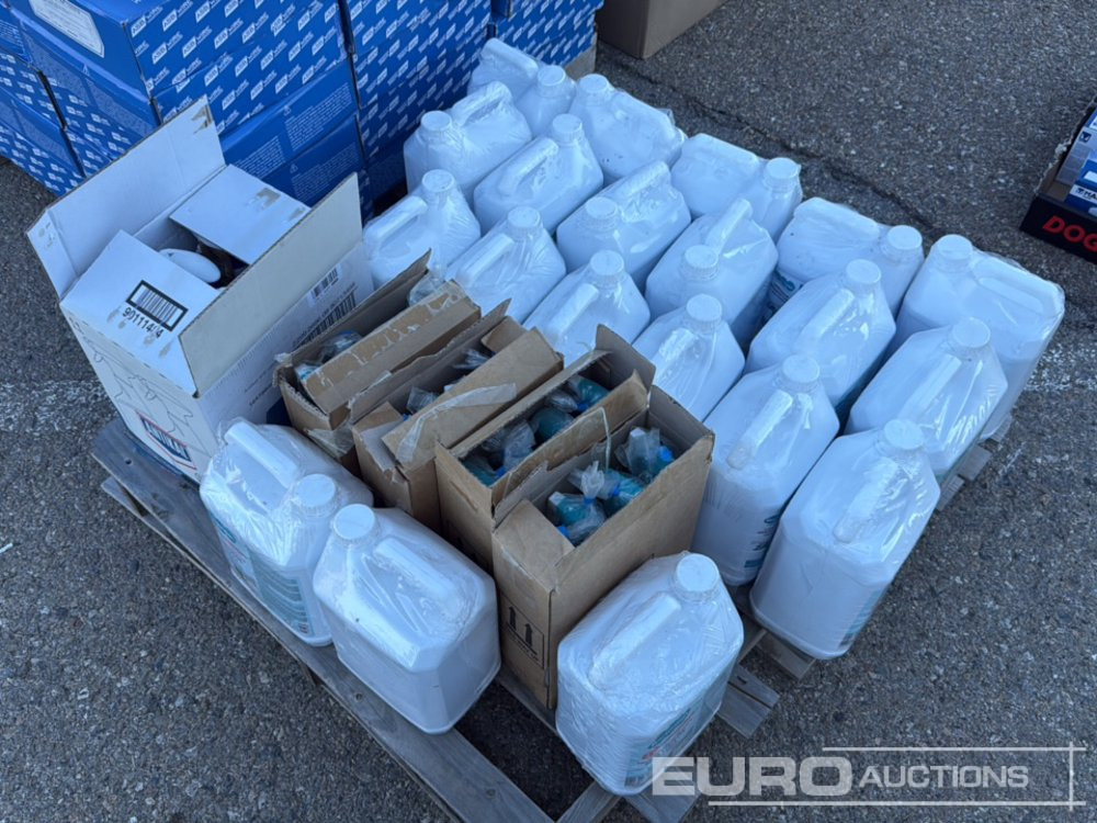 Pallet of Assorted Cleaning Supplies (Desinfectant & Descaler) - Građevinska oprema: slika 1 Pallet of Assorted Cleaning Supplies (Desinfectant & Descaler) - Građevinska oprema: slika 1