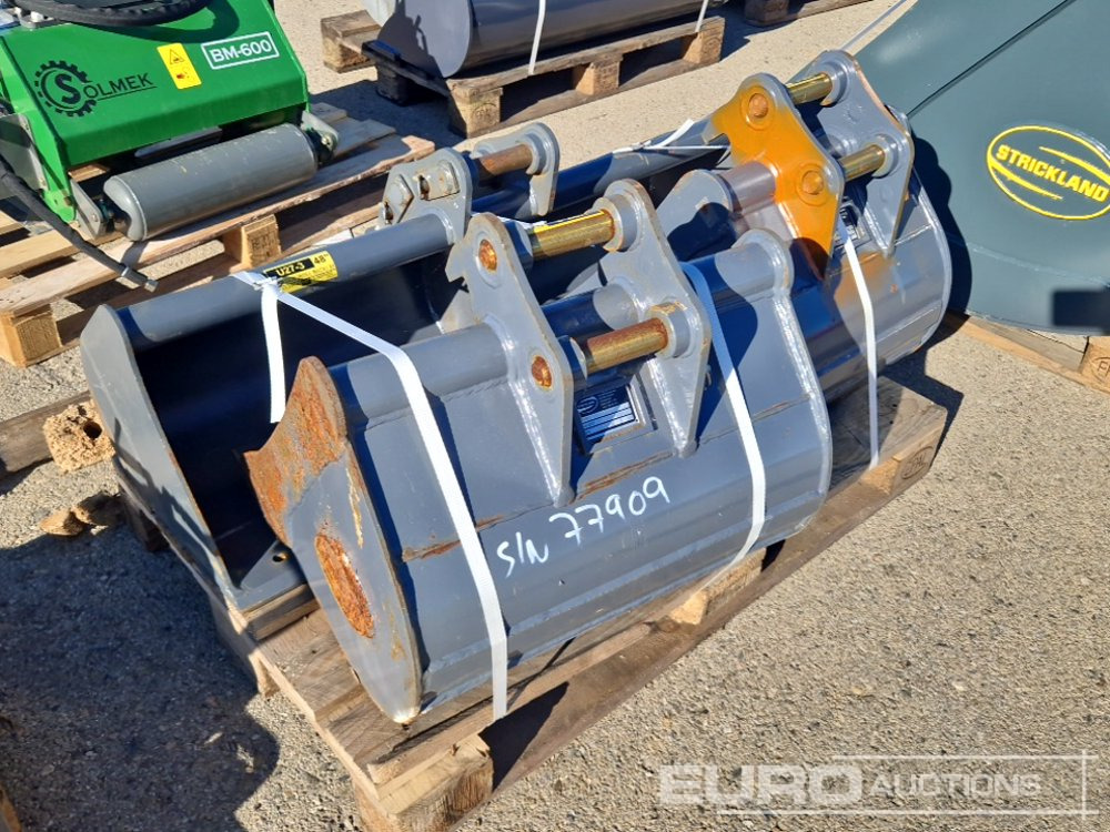 Strickland Set of U27 18" Digging Bucket (S/N 5031006040), U27 24' Digging Bucket (S/N 5025210098BD), U27 348D Cleaning Bucket (S/N 502450674) - Kašika: slika 1 Strickland Set of U27 18" Digging Bucket (S/N 5031006040), U27 24' Digging Bucket (S/N 5025210098BD), U27 348D Cleaning Bucket (S/N 502450674) - Kašika: slika 1