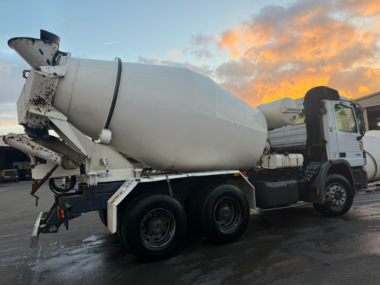Camion béton Mercedes Benz Arocs 2636 6x4 FR-903-ND - Mikser za beton: slika 4 Camion béton Mercedes Benz Arocs 2636 6x4 FR-903-ND - Mikser za beton: slika 4