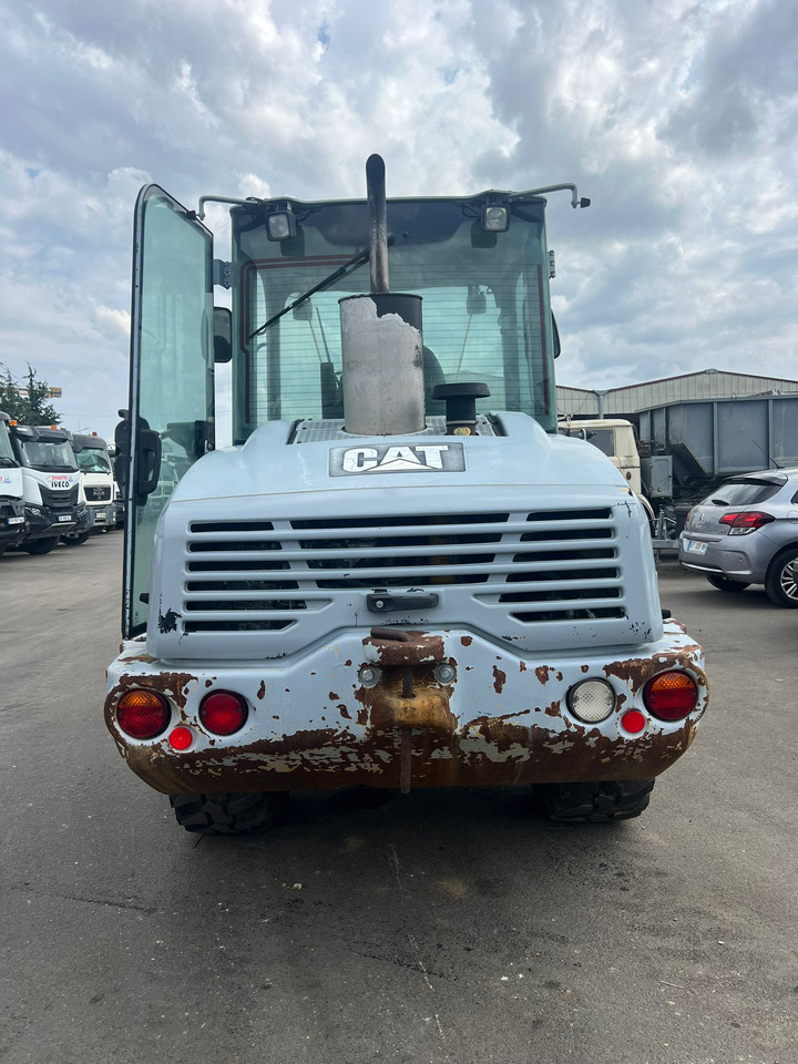 Mini chargeuse Caterpillar 906 - Zglobni utovarivač: slika 5 Mini chargeuse Caterpillar 906 - Zglobni utovarivač: slika 5