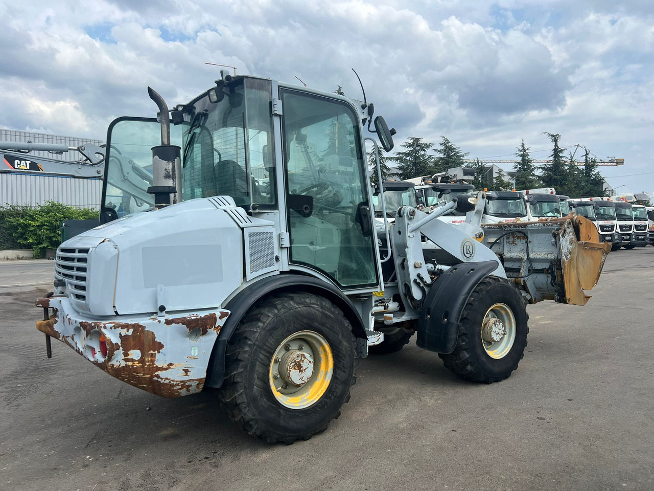 Mini chargeuse Caterpillar 906 - Zglobni utovarivač: slika 3 Mini chargeuse Caterpillar 906 - Zglobni utovarivač: slika 3