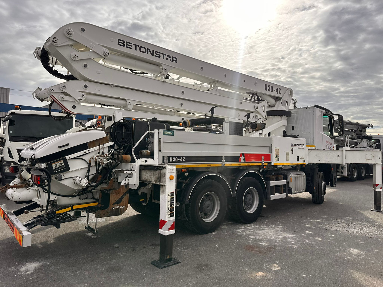 Pompe à béton BetonStar 30m avec cabine Mercedes Benz Arocs 2640 FY-472-KA - Auto pumpa za beton: slika 4 Pompe à béton BetonStar 30m avec cabine Mercedes Benz Arocs 2640 FY-472-KA - Auto pumpa za beton: slika 4