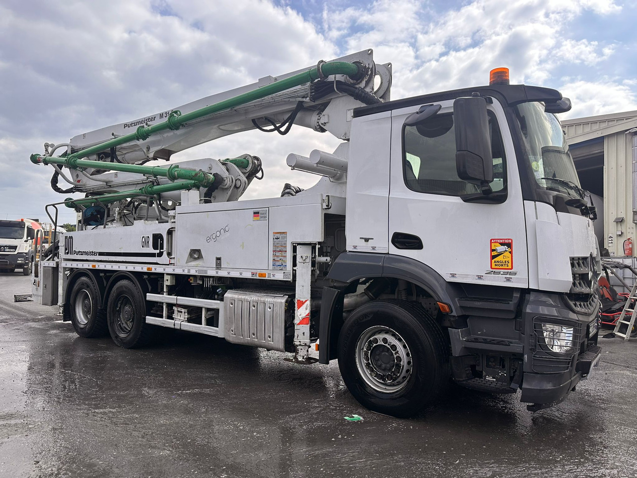 Pompe à béton PUTZ 31m avec cabine Mercedes-Benz Arocs 2636 DZ-389-XG - Auto pumpa za beton: slika 3 Pompe à béton PUTZ 31m avec cabine Mercedes-Benz Arocs 2636 DZ-389-XG - Auto pumpa za beton: slika 3