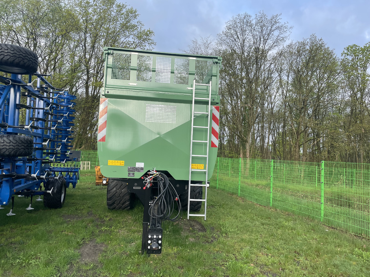 Brantner TA 24073/2 POWER-TUBE - Traktorska prikolica za farmu/ Kiper: slika 2 Brantner TA 24073/2 POWER-TUBE - Traktorska prikolica za farmu/ Kiper: slika 2