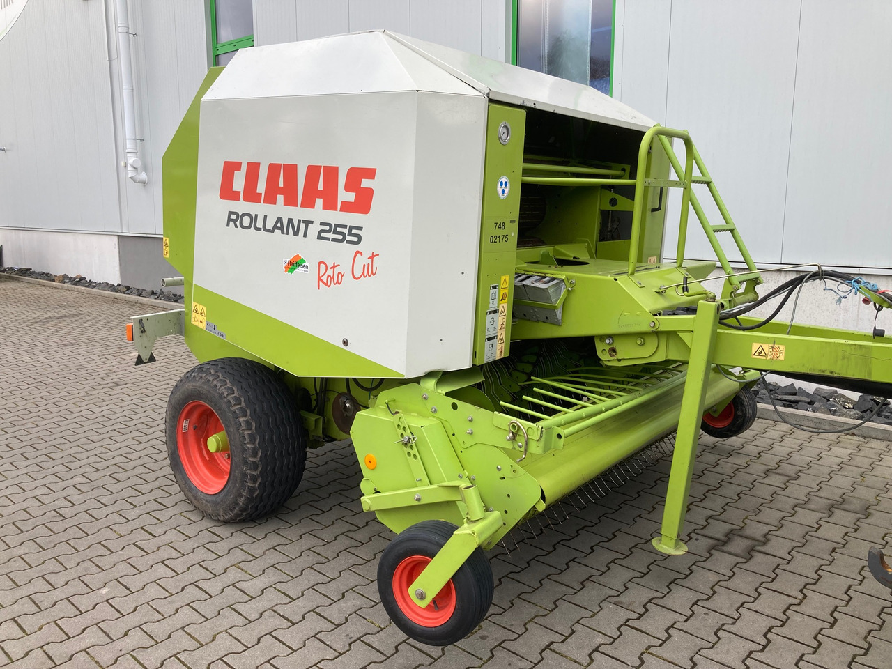 Claas Rollant 255RC - Oprema za prevrtanje i razlaganje: slika 1 Claas Rollant 255RC - Oprema za prevrtanje i razlaganje: slika 1