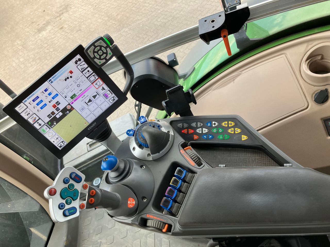 Fendt 1050 Vario Gen2 Profi Plus - Traktor: slika 2 Fendt 1050 Vario Gen2 Profi Plus - Traktor: slika 2