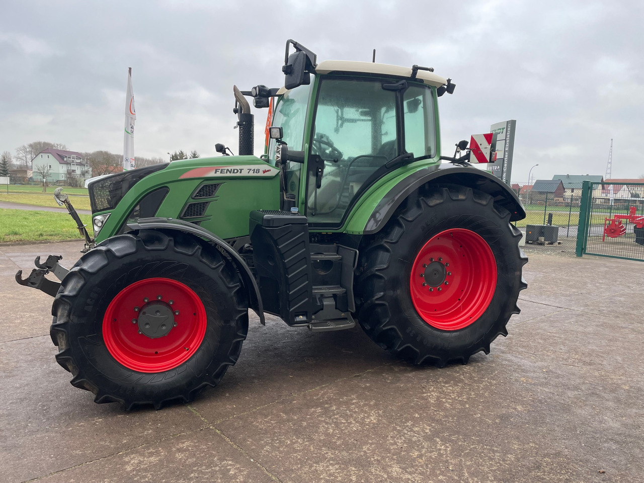 Fendt 718 Vario S4 ProfiPlus - Traktor: slika 1 Fendt 718 Vario S4 ProfiPlus - Traktor: slika 1