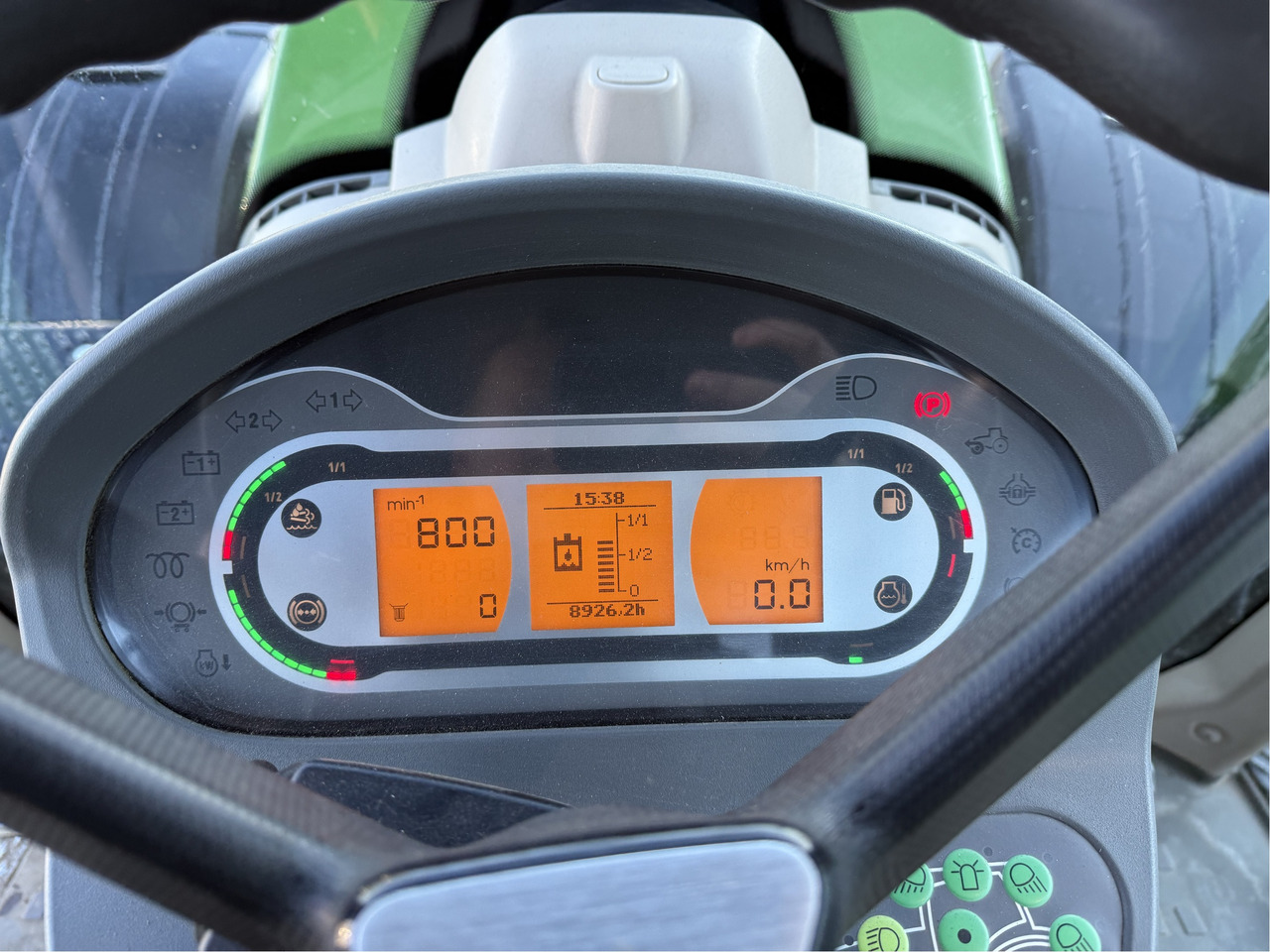 Fendt 720 Vario S4 Power - Traktor: slika 2 Fendt 720 Vario S4 Power - Traktor: slika 2