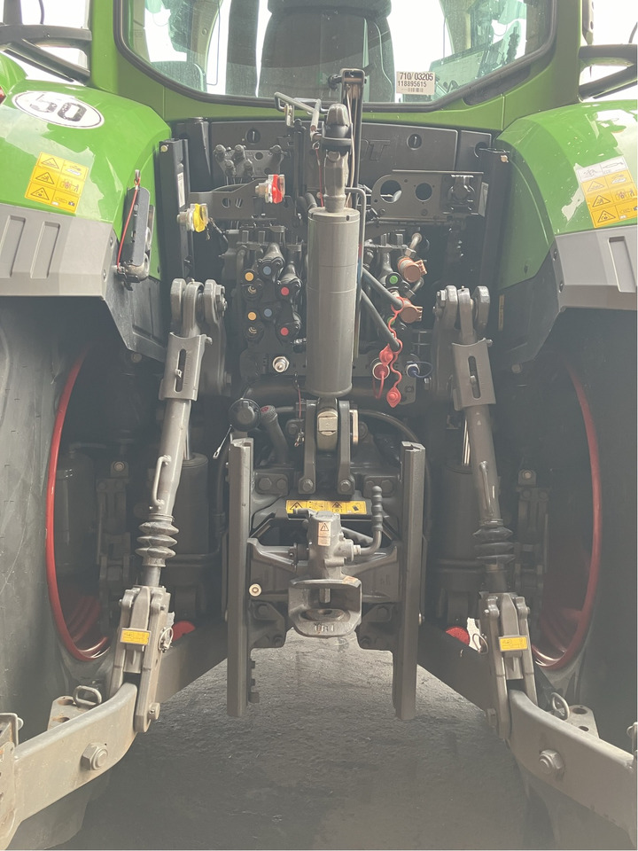 Fendt 728 Vario Gen7 - Traktor: slika 4 Fendt 728 Vario Gen7 - Traktor: slika 4
