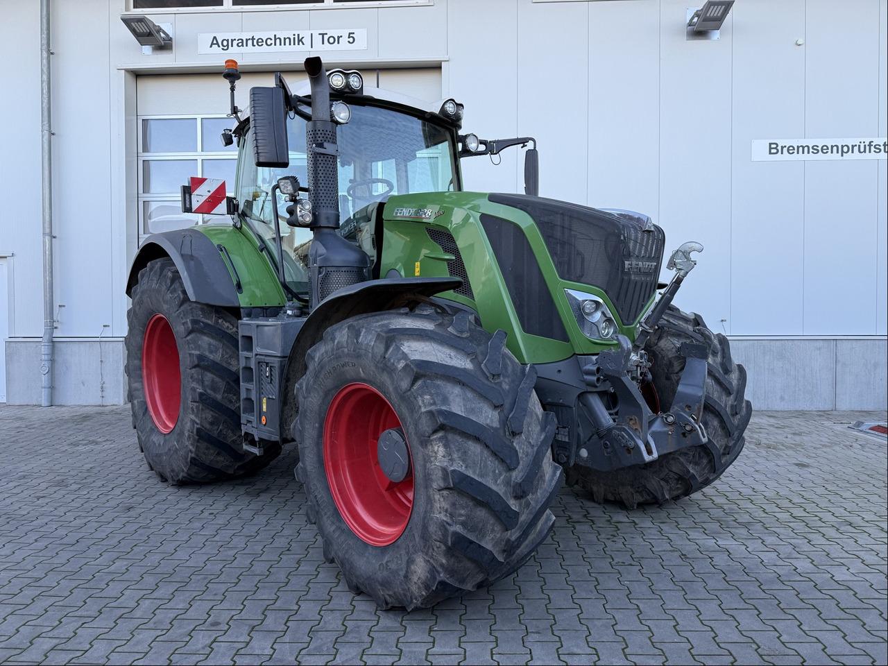Fendt 828 Vario ProfiPlus Motor NEU - Traktor: slika 1 Fendt 828 Vario ProfiPlus Motor NEU - Traktor: slika 1