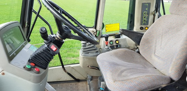 Fendt Xylon 520 - Traktor: slika 2 Fendt Xylon 520 - Traktor: slika 2