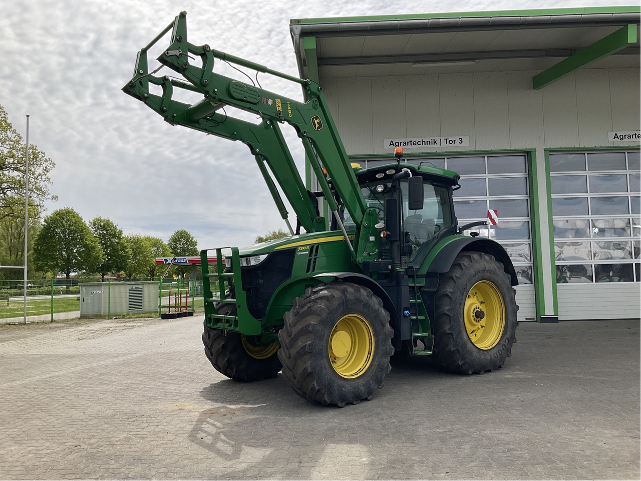 John Deere 7310 R - Traktor: slika 1 John Deere 7310 R - Traktor: slika 1