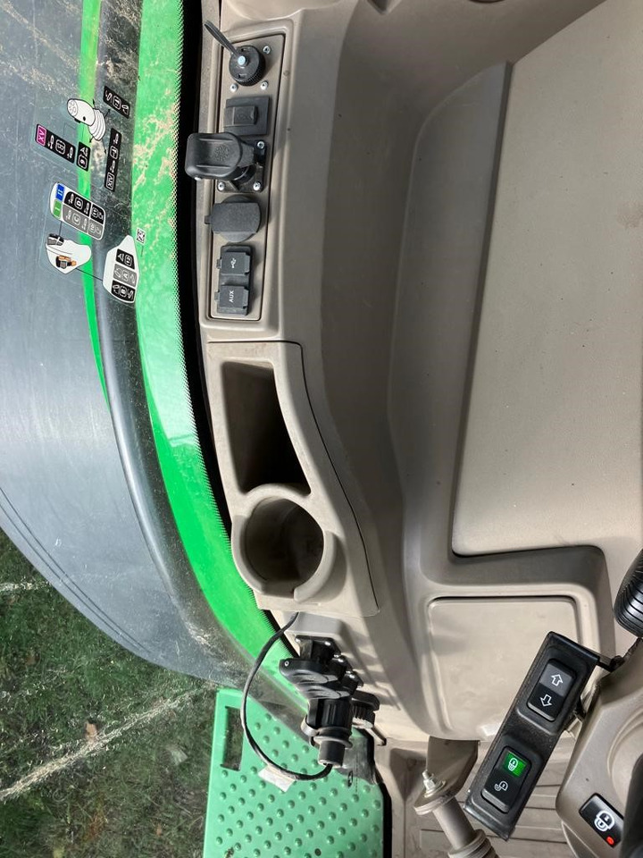 John Deere 7R 330 - Traktor: slika 4 John Deere 7R 330 - Traktor: slika 4