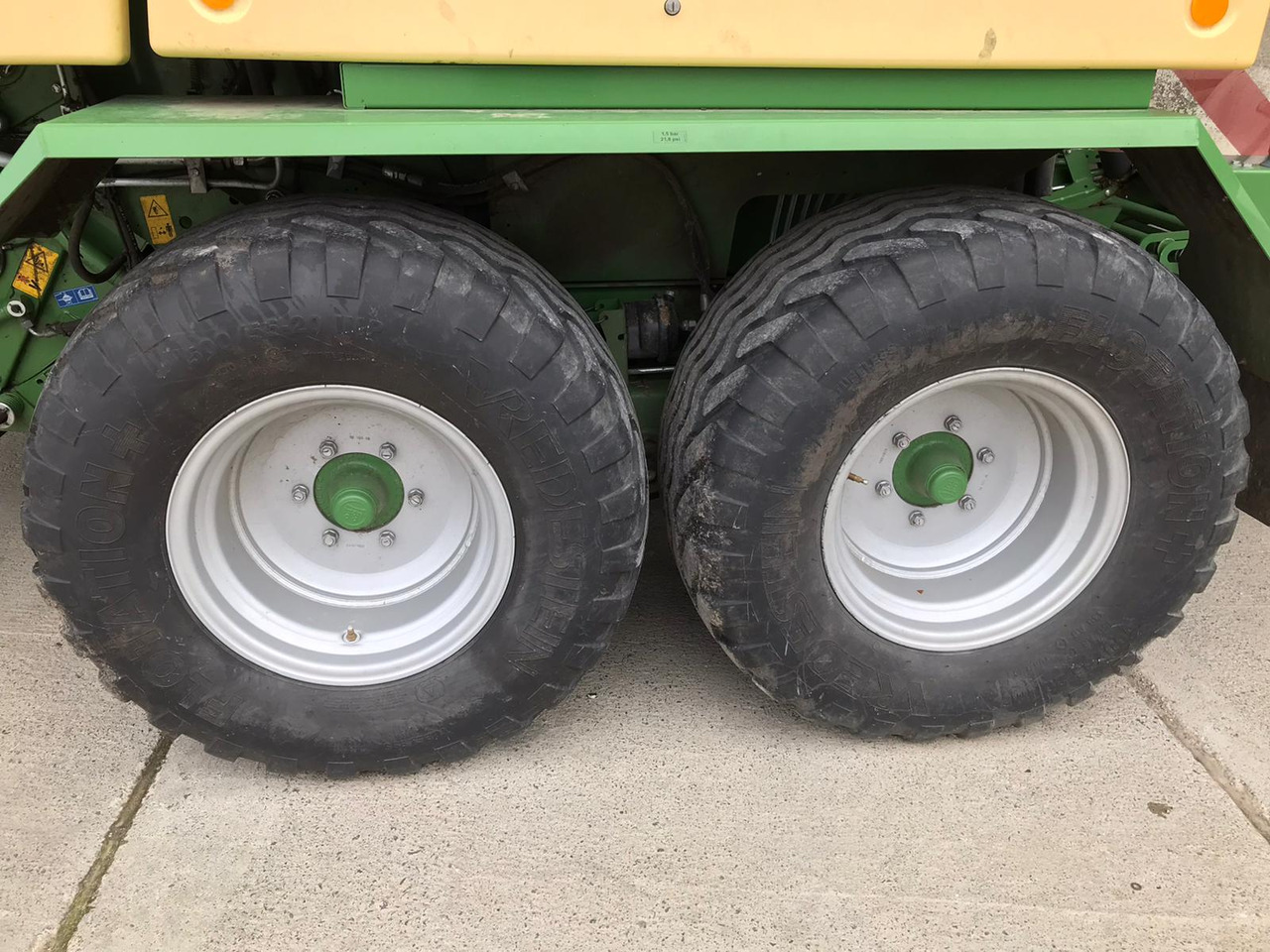 Krone Comprima CF 155 XC - Oprema za prevrtanje i razlaganje: slika 2 Krone Comprima CF 155 XC - Oprema za prevrtanje i razlaganje: slika 2
